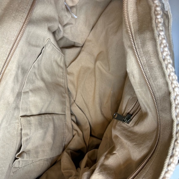 Cost Plus World Market Tan and Cream Shoulder Bag in Woven Aztec Pattern - Picture 6 of 7